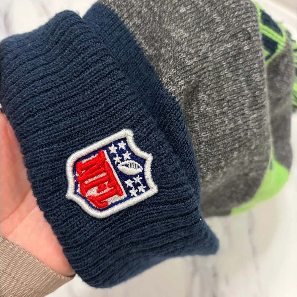New Era Seattle Seahawks Beanie - Lime Green, Charcoal,‎ and Navy - Picture 3 of 7